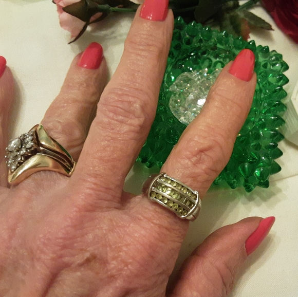 VINTAGE 925 STERLING SILVER PERIDOT RING, SIZE 8 - Picture 2 of 14